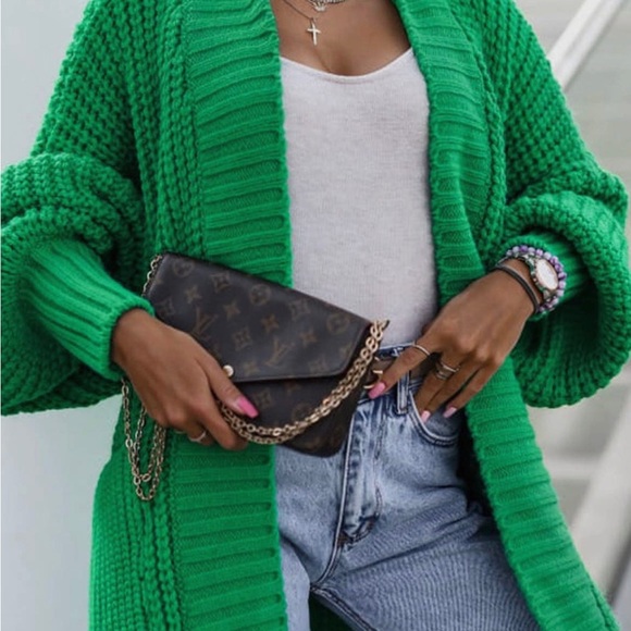 #62 Sweet Green Knitted Cardigan - Picture 3 of 4